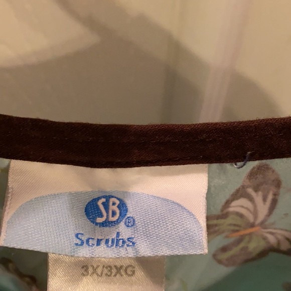 Women’s Plus Butterflies Scrub Top - Picture 3 of 3